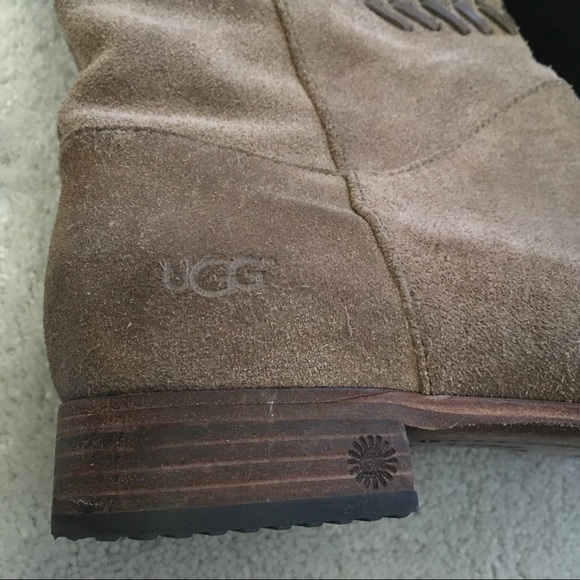 Suede Ugg zip boots - Picture 3 of 8